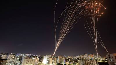 Йонатан Конрикус - Пять граждан Израиля стали жертвами обстрелов из сектора Газа - gazeta.ru - Лод