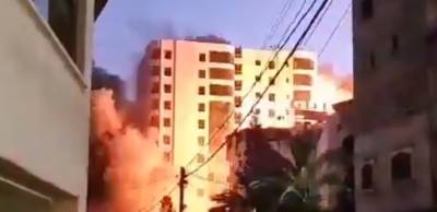 Взорвался и завалился на бок: ракета попала в многоэтажку в Секторе Газа – видео - 24tv.ua - Палестина