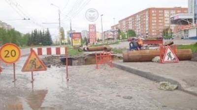 Не прошло и полмесяца: на пр-те Строителей вновь провалился асфальт - penzainform.ru - Пенза
