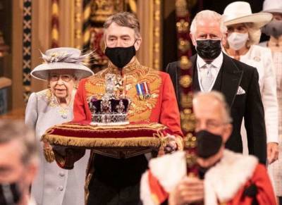 Елизавета II - принц Чарльз - принц Филипп - Принц Чарльз сократит количество членов королевской семьи - lenta.ua - Англия
