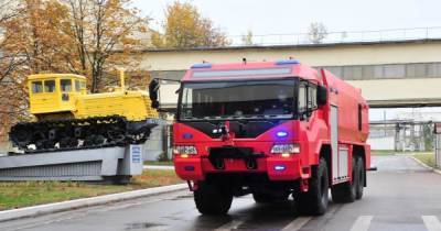 В России создали новый автомобиль для тушения пожаров в аэропортах - ren.tv