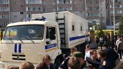 Аглая Чайковская - Отец пострадавшего в Казани школьника назвал причину преступления - politros.com - Казань