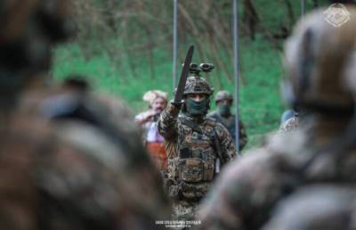 ССО показали, як розвідники 3-го полку складали присягу в Холодному Яру з лицарськими мечами - rusjev.net