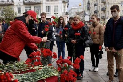 Эльвира Игнатьева - В Казани простились с учительницей, заслонившей школьников при стрельбе - aif.ru - Казань