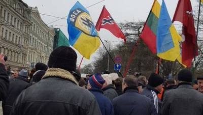 Немцы обеспокоены проходящими на Украине нацистскими маршами - argumenti.ru - Украина - Киев