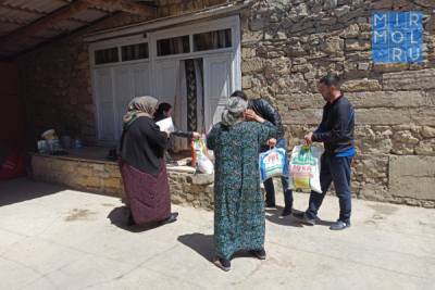 Соцработники Минтруда РД провели гуманитарную акцию в Каякентском районе - mirmol.ru - респ. Дагестан