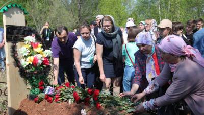 Погибших при нападении на казанскую школу похоронили в Татарстане - mir24.tv - респ. Татарстан - Казань