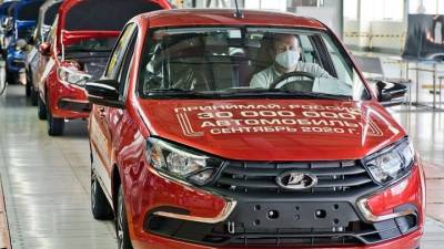 "АвтоВАЗ" возобновил выпуск автомобилей Lada и Renault - vesti.ru - Sandero - Ижевск - county Logan - Тольятти