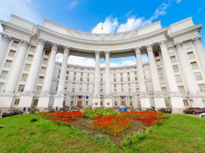 МИД Украины предупредил Россию о последствиях агитации «единороссов» в «Л/ДНР» - lenta.ua - Киев - Луганская обл. - ДНР - Донецкая обл.