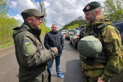Военные атташе Швеции, Норвегии и Дании посетили гвардейцев в зоне ООС - lenta.ua - Норвегия - Швеция - Дания - Донбасс