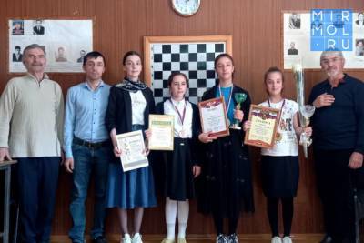 В Акушинском районе прошел чемпионат по шахматам, посвященный Дню Победы - mirmol.ru