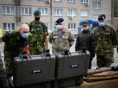 Военные атташе Швеции, Норвегии и Дании посетили украинских бойцов на Донбассе - gordonua.com - Норвегия - Швеция - Дания - Славянск - Донбасс