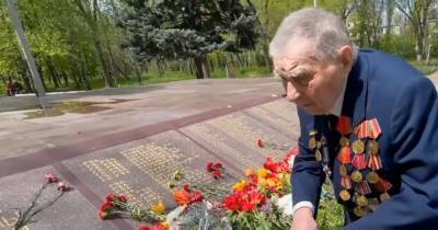 Владимир Путин - Сергей Кузнецов - В Днепропетровской области ветеранам выдали медали от Путина (видео) - focus.ua - Днепропетровская обл. - Зеленодольск