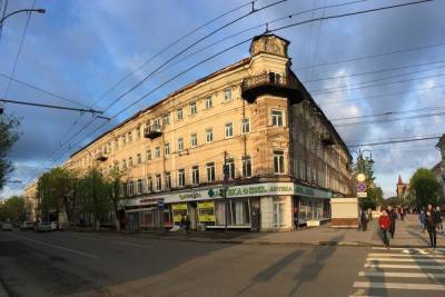 Михаил Исаев - К старинному зданию в центре Саратова пристроят еще один этаж - saratov.mk.ru - Саратов