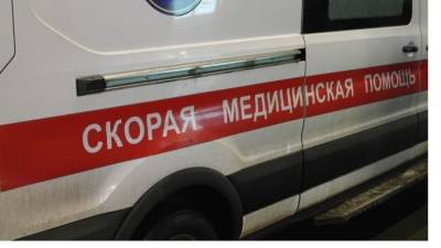 В квартире на Союзном проспекте пьяный мужчина ударил себя ножом в грудь - piter.tv - Санкт-Петербург - Зеленогорск