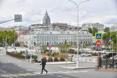 Коммунальщики ликвидировали последствия ураганного ветра в Москве - vm.ru - Москва