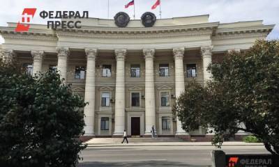 Глава Волгограда изучил яму перед администрацией - fedpress.ru - Волгоград