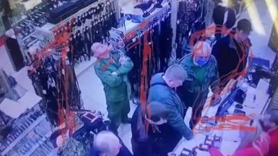 Опубликовано видео покупки оружия Ильназом Галявиевым, напавшим на школу в Казани - piter.tv - Казань - Йошкар-Ола