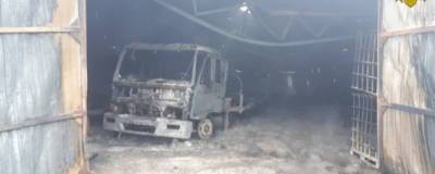 В Калуге сгорел ангар с тяжелой автотехникой - runews24.ru - Калужская обл.