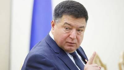Александр Тупицкий - Обыски в доме Тупицкого растянулись на несколько часов: доступ в дом закрыт - 24tv.ua