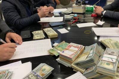 Артур Палатный - Экс-нардепа заподозрили в организации подпольной торговли в киевских переходах - from-ua.com - Киев