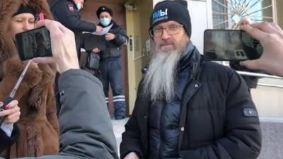 Алексей Навальный - Священника арестовали на 25 суток за акцию в поддержку Навального - svoboda.org - Хабаровск