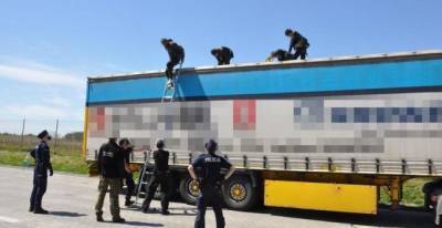 В Польше задержали афганских подростков, пробиравшихся в ЕС в румынской фуре - eadaily.com - Румыния - Сербия - Стамбул