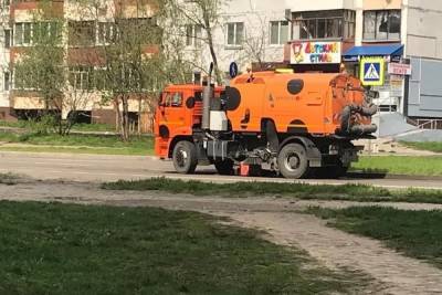 Брянские дорожники и коммунальщики убирают улицы города - mk.ru - Брянск - Брянская обл.