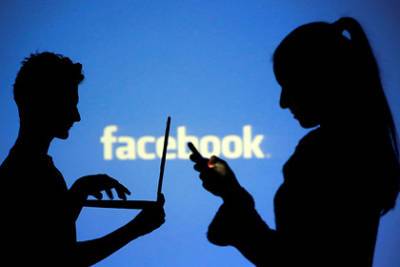Модератор Facebook раскрыла «кошмарное» закулисье работы - lenta.ru