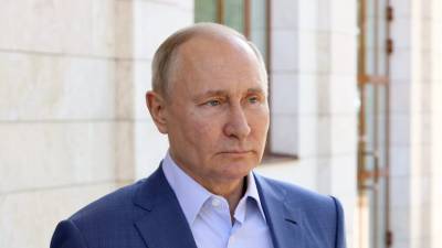Владимир Путин - Рустам Минниханов - Путин попросил «пошире» посмотреть на поддержку пострадавших в Казани семей - russian.rt.com - респ. Татарстан - Казань