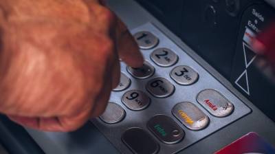 У воронежской пенсионерки телефонные мошенники украли 800 тыс. рублей - vestivrn.ru - Воронеж
