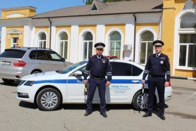 Дмитрий Бабин - Кубанские госавтоинспекторы доставили в больницу ребёнка с травмой головы - kuban.mk.ru - Лабинск