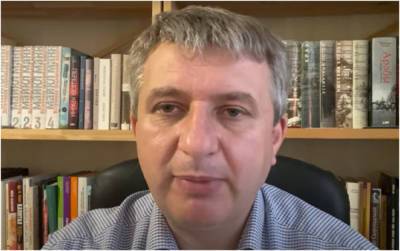 Владимир Зеленский - Юрий Романенко - Каждому сценарию действий в политике предшествуют две вещи, - Романенко - politeka.net