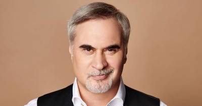 Альбина Джанабаева - Валерий Меладзе - В шестой раз отец Валерий Меладзе с синяками под глазами пожаловался на бессонные ночи - tsn.ua