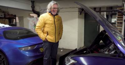Экс-ведущий Top Gear Джеймc Мэй разобрал свою Tesla Model S, чтобы зарядить аккумулятор (видео) - focus.ua