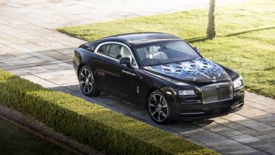 Porsche - Владельцев Tesla и Rolls-Royce наказали за неправильную парковку в Москве - nation-news.ru - Москва