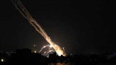 Ракета, запущенная ХАМАС в направлении израильского города Ашкелон, попала в здание - russian.rt.com - Палестина - Ашкелон - Ашдод