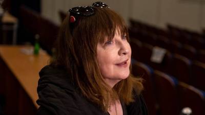 Екатерина Семенова - «Я виновата»: певица Катя Семенова объяснила, почему сын работает почтальоном - 5-tv.ru - Россия