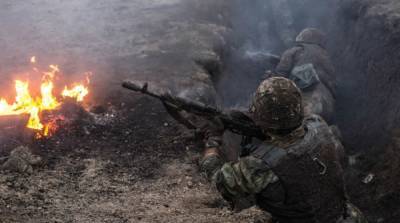 Боевики на Донбасе стреляли из танков, погиб военный - ru.slovoidilo.ua