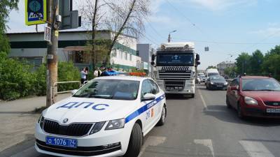 В Челябинске возбуждено уголовное дело по факту смерти пенсионерки под колесами фуры - znak.com - Челябинск