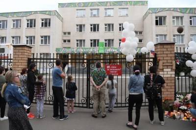 В казанских школах возобновились занятия после трагедии со стрельбой - aif.ru - Казань