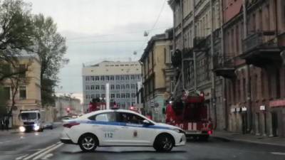 В квартире на Лермонтовском произошел пожар и прорвало трубу с горячей водой - piter.tv - Санкт-Петербург