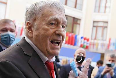 Владимир Жириновский - Иван Ургант - Ургант ответил на угрозу Жириновского закрыть его шоу - lenta.ru