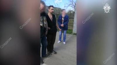 Видео: убийца бывшей жены из Луги дает показания следователям - piter.tv - Ленинградская обл.