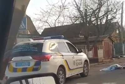 "Бабушка упала на колени": ребенок попал под колеса грузовика, кадры трагедии в Виннице - politeka.net