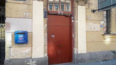 В центре Севастополя изуродовали историческую входную группу, чтобы защититься от вандалов - newdaynews.ru - Санкт-Петербург - Севастополь