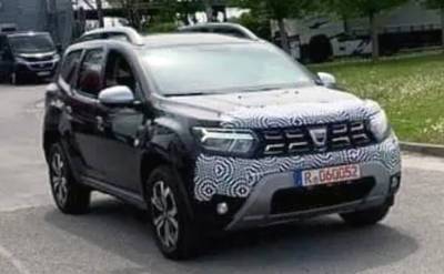 Появились свежие снимки обновленного кроссовера Dacia Duster 2022 года - avtonovostidnya.ru - Sandero - county Logan