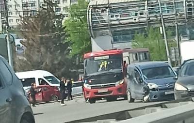 Два человека пострадали в аварии Citroen и Honda на Московском шоссе - 7info.ru - Рязань