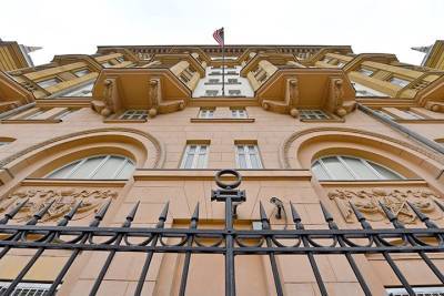 Россия сообщила посольству США в Москве об отложении запрета на наем местных граждан - vm.ru - Москва - Власти