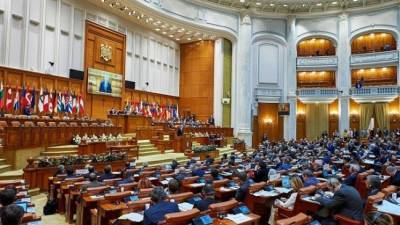Владимир Зеленский - Парламентская ассамблея НАТО поддержала закрытие телеканалов на Украине - eadaily.com